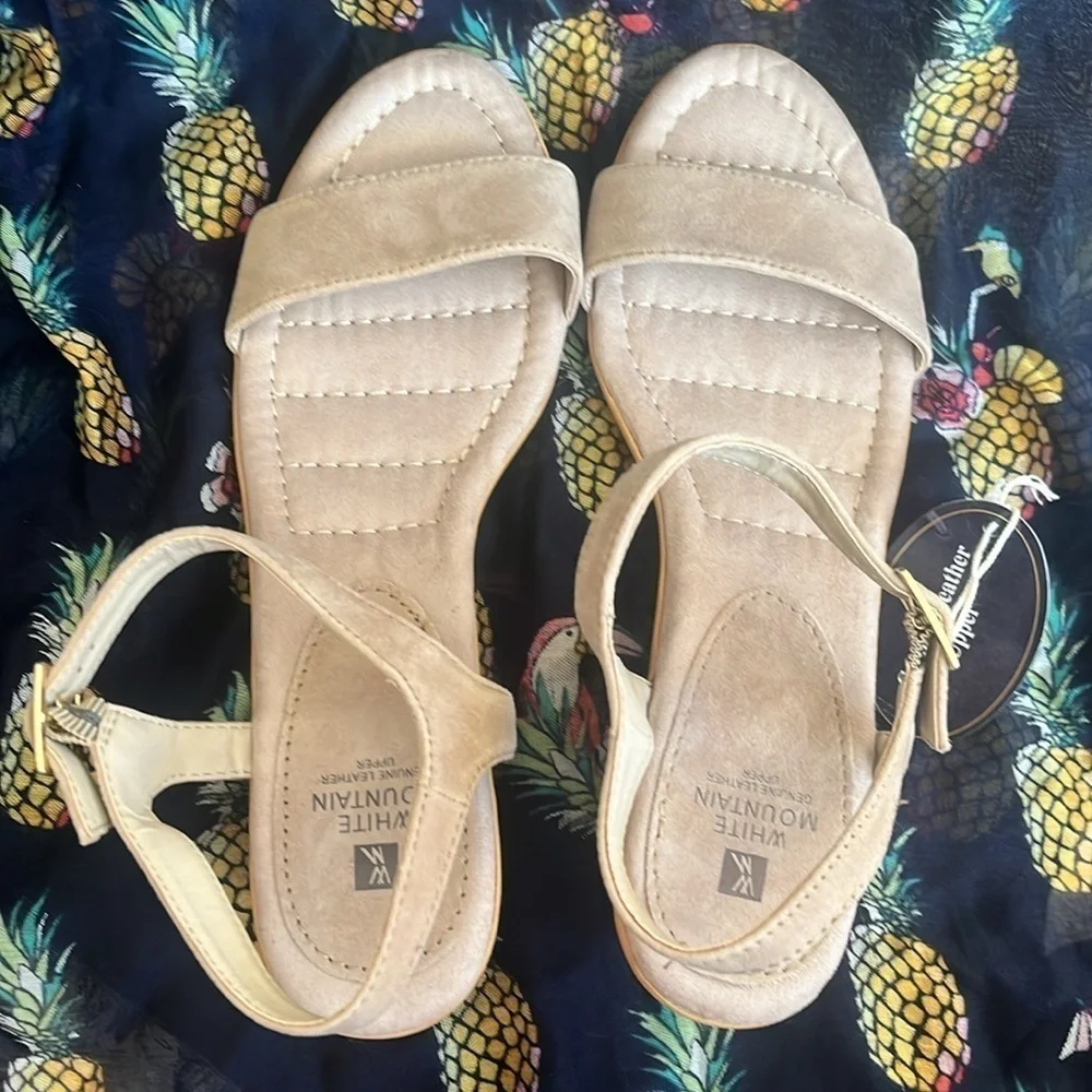 Brand New White Mountain Genuine Leather Neutral Wedge Heel Ankle Strap Sandals